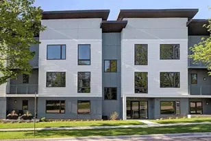 717 Rogers St, Downers Grove, IL 60515 - Photo 1