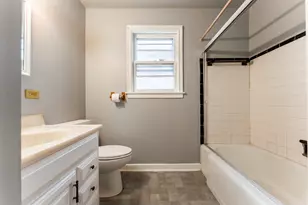 328 Callan Ave, Evanston, IL 60202 - Photo 12