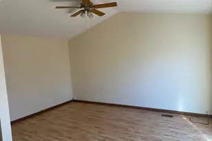 1217 Regent Dr, Mundelein, IL 60060 - Photo 10