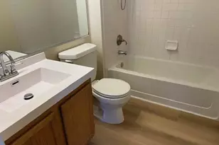 1217 Regent Dr, Mundelein, IL 60060 - Photo 14