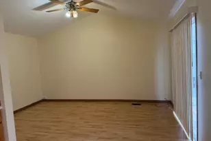 1217 Regent Dr, Mundelein, IL 60060 - Photo 16