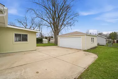 249 Shawnee Drive, Carol Stream, IL 60188 - Photo 34