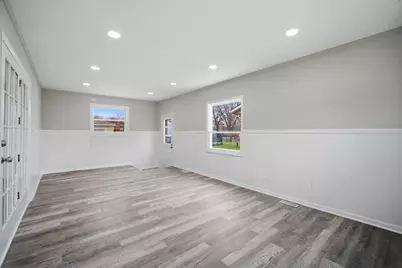 249 Shawnee Drive, Carol Stream, IL 60188 - Photo 18