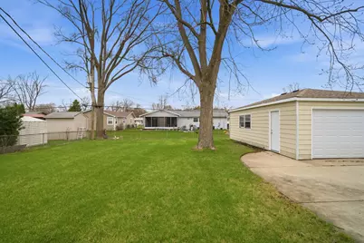 249 Shawnee Drive, Carol Stream, IL 60188 - Photo 30