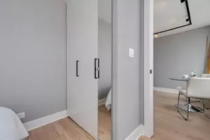 1355 N Sandburg Terrace, Chicago, IL 60610 - Photo 22