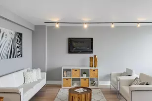 1355 N Sandburg Terrace, Chicago, IL 60610 - Photo 6