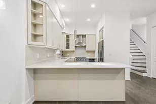 1021 N Wood St, Chicago, IL 60622 - Photo 12