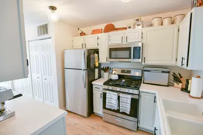 5690 Delaware Avenue, Gurnee, IL 60031 - Photo 4