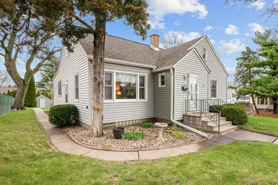925 12th Avenue, Moline, IL 61265 - Photo 2