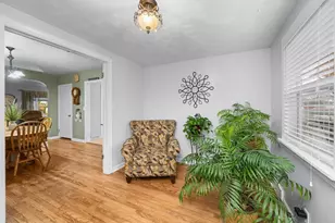 925 12th Ave, Moline, IL 61265 - Photo 8
