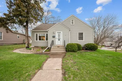 925 12th Avenue, Moline, IL 61265 - Photo 1