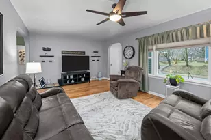 925 12th Ave, Moline, IL 61265 - Photo 4