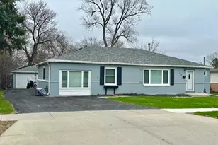 725 Cumberland St, Hoffman Estates, IL 60169 - Photo 1