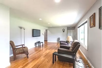 725 Cumberland Street, Hoffman Estates, IL 60169 - Photo 8