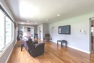 725 Cumberland St, Hoffman Estates, IL 60169 - Photo 6