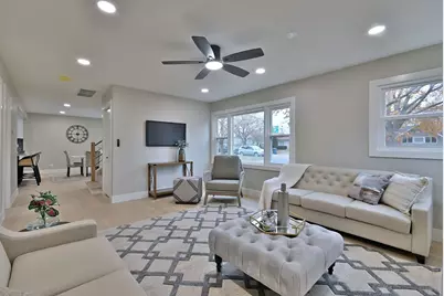 656 W Comstock Avenue, Elmhurst, IL 60126 - Photo 18