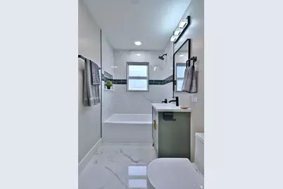 656 W Comstock Avenue, Elmhurst, IL 60126 - Photo 24