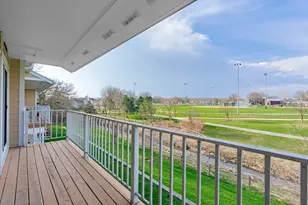 629 W Streamwood Blvd, Streamwood, IL 60107 - Photo 10