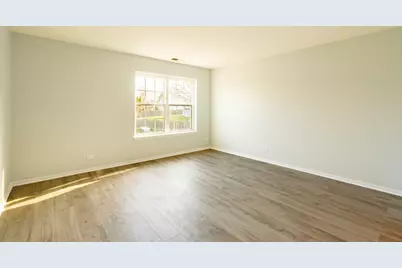 629 W Streamwood Boulevard #B, Streamwood, IL 60107 - Photo 6