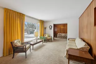 310 Harvard St, Des Plaines, IL 60016 - Photo 4