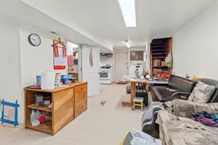 318 W 24th Pl, Chicago, IL 60616 - Photo 10