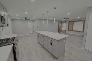 1310 Somerset Ln, Schaumburg, IL 60193 - Photo 18