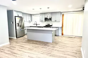 1310 Somerset Ln, Schaumburg, IL 60193 - Photo 6