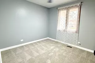 1310 Somerset Ln, Schaumburg, IL 60193 - Photo 20