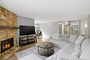 622 Zaininger Ave, Naperville, IL 60563 - Photo 4