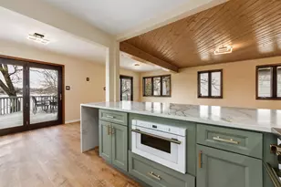 22566 W Lillian Pl, Antioch, IL 60002 - Photo 8