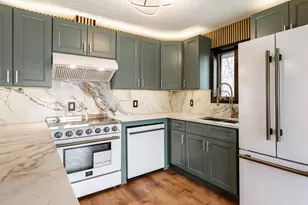 22566 W Lillian Pl, Antioch, IL 60002 - Photo 6