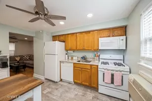 6952 W 65th St, Chicago, IL 60638 - Photo 8