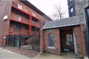 805 W Oakdale Ave, Chicago, IL 60657 - Photo 2