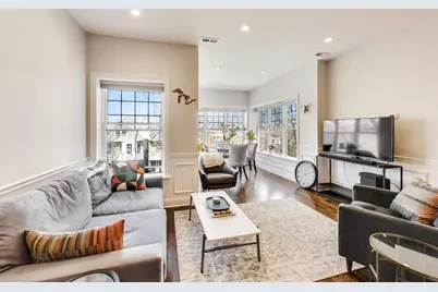 1435 W Rosemont Avenue #3E, Chicago, IL 60660 - Photo 2