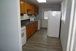 113 Hickory Dr, Carpentersville, IL 60110 - Photo 2