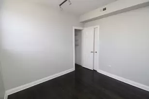 1542 W Waveland Ave, Chicago, IL 60613 - Photo 10