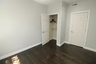 1542 W Waveland Ave, Chicago, IL 60613 - Photo 12