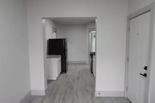 303 Stone St, Joliet, IL 60435 - Photo 2