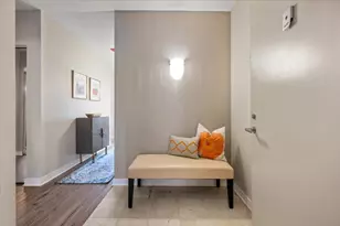 512 N McClurg Ct, Chicago, IL 60611 - Photo 2