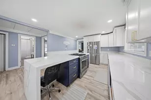 2713 Landen Dr, Melrose Park, IL 60164 - Photo 6