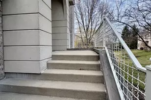 30 Beaconsfield Ct, Lincolnshire, IL 60069 - Photo 4