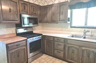 8 Hawthorne Dr, Oswego, IL 60543 - Photo 10