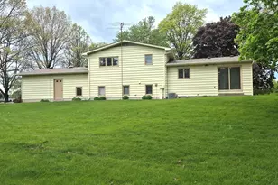 8 Hawthorne Dr, Oswego, IL 60543 - Photo 6