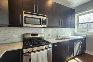 3900 W Cornelia Ave, Chicago, IL 60618 - Photo 12