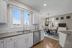 664 Bennett Dr, North Aurora, IL 60542 - Photo 14