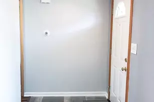 923 Sagamore Dr, Schaumburg, IL 60194 - Photo 2