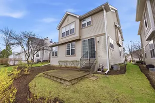 1412 Gregory Ct, Indian Creek, IL 60061 - Photo 4