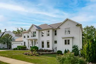 369 Hawthorne Blvd, Glen Ellyn, IL 60137 - Photo 2