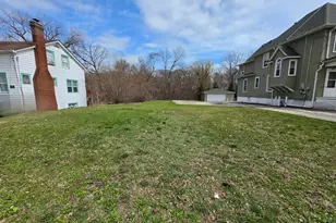 121 N Park Ave, Waukegan, IL 60085 - Photo 1