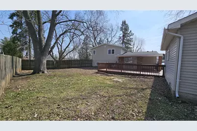 18570 W Pamela Place, Gurnee, IL 60031 - Photo 2